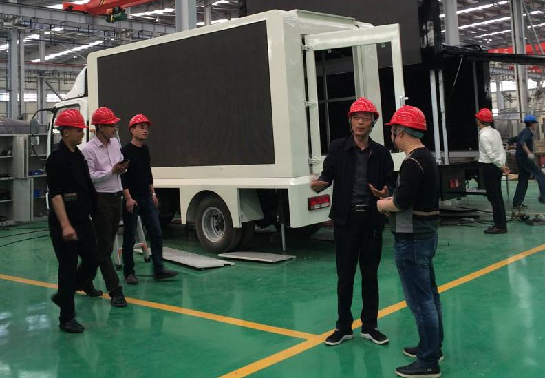一汽解放青島整車事業(yè)部商務(wù)考察團(tuán)蒞臨程力重工
