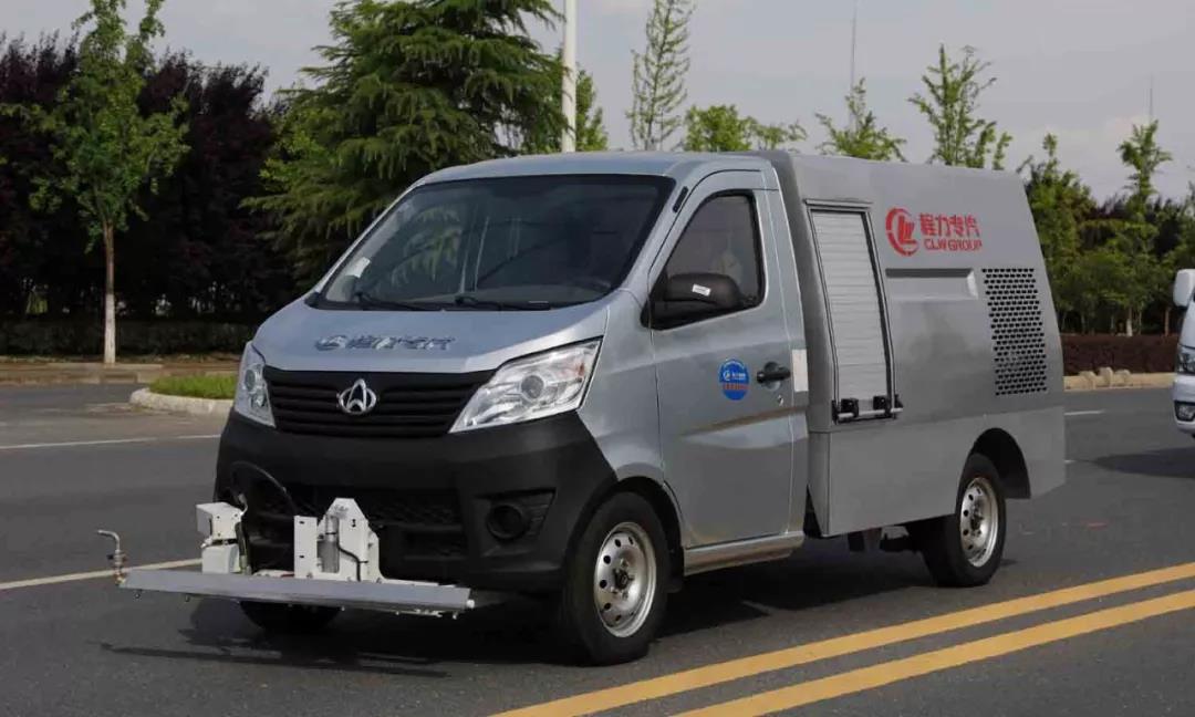 程力批量環(huán)衛(wèi)車助力“2018世界華人尋根節(jié)“環(huán)衛(wèi)清潔，為中國專汽之都增添榮耀受到社會各界廣泛贊譽